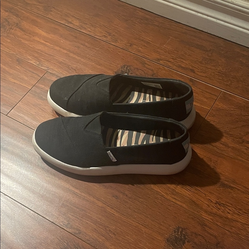 TOMS Slip On Sneakers